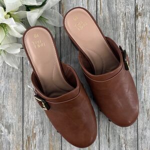 Women's Faux Leather Heeled Clogs Shoes Size 11